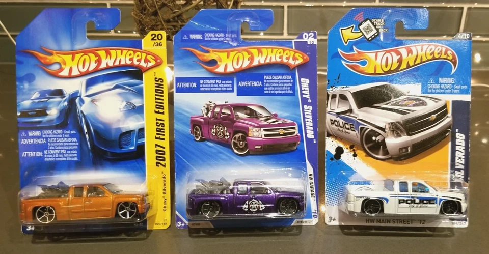X3 2007, 2010, Hot Wheels Chevy Silverado Primeras Ediciones, HW Garage, - Lote de 3 Foto 1 de 4