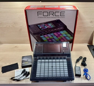 AKAI Force 3.6 inkl. 1 TB Samsung SSD + Decksaver, Ständer & OVP - Bild 1 von 4