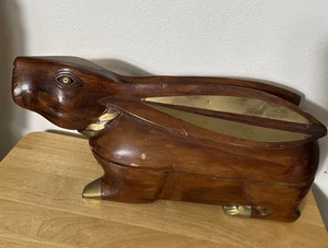 Vintage Holz Hase handgeschnitzt mit Messing Akzenten Schmuckschatulle Lg 15,5" L RAR - Bild 1 von 13