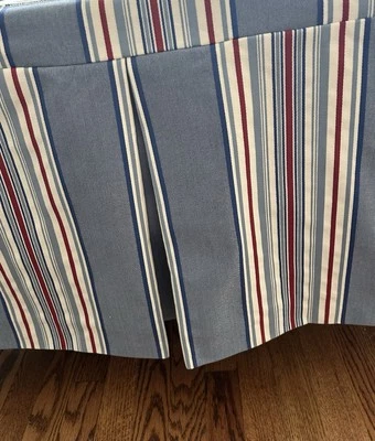 Falda de cama personalizada de diseño doble a rayas para casa de lago/playa, 16" totalmente forrada Foto 1 de 4