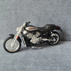 Maisto Harley-Davidson V-Rod Motorcycle 1:18 Diecast Black Chrome Collectible - Picture 1 of 5