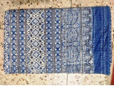 Edredón reversible de algodón Kantha Work hecho a mano, edredón, tiro, colcha: reina, rey Foto 1 de 4