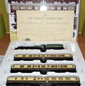 HORNBY R3220 THE TYSELEY CONNECTION TRAIN PACK NO 426 / 1000 NMIB PITCHFORD HALL