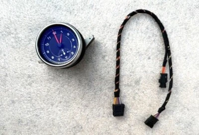 PORSCHE 2014 18  19 2023 MACAN TURBO S CAYENNE 11 18  DASH CLOCK WITH WIRE PLUG - Image 1 of 4