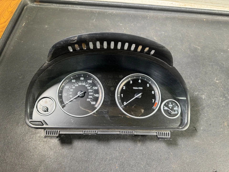 Cuadro de instrumentos BMW F10 528I 535I 550I 11-16 NA MILLAS Foto 1 de 4