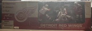 McFARLANE NHL SPORTS PICKS DETROIT RED WINGS YZERMAN JOSEPH HULL DELUXE CONFEZIONE DA 3 - Foto 1 di 10