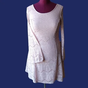 Xhilaration hellrosa Retro Spitzen Kleid L Boho lang Glockenärmel Shaping Mini - Bild 1 von 11