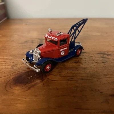 ELIGOR 1:43, 1932 FORD V8 TEXACO SERVICE TOW TRUCK, #1087 - Image 1 of 4