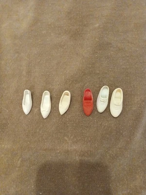 *ZAPATOS DE TENIS Y TACONES DE GATITO TAMMY DOLL VINTAGE, SIN MARCA Y HONG KONG USADOS EN EXCELENTE ESTADO Foto 1 de 4