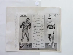 ORIGINAL PHOTO BOXING 1963 CASSIUS CLAY VS SONNY LISTON MEASURE WORLD CHAMPION - Imagen 1 de 3