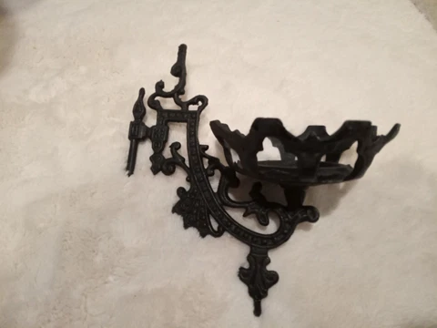 Antique Victorian Ornate Cast Iron Wall Mount/ Sconce Kerosene Oil Lamp Holder Cover