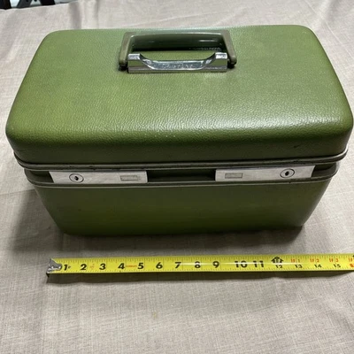 Vintage Sears Courier by Samsonite Travel Train Case Avocado Green. - Image 1 of 4