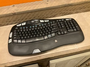 Logitech K350 Wireless WAVE Keyboard with Dongle - Picture 1 of 12