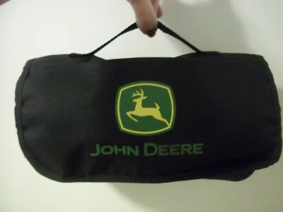 JOHN DEERE BLACK TAIL GATING COBERTOR DE LÃ LANCE COM ALÇA 52''L X 43''W - Imagem 1 de 3