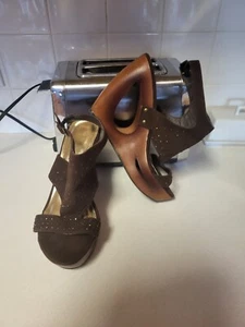 Womens Wood Heel Cut Out Wedge Sandles Size 7 - Picture 1 of 10