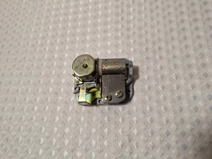 Music Box Movement Wind Up Mechanism Plays "Camelot" W/ Key - Picture 1 of 6
