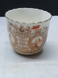 Cup, 1902, Coronation King Edward VIII & Queen Alexandra (C1) - Picture 1 of 9