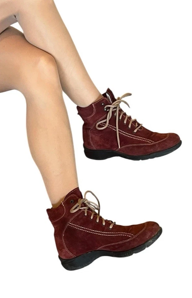 Botas para mujer La Canadienne ROJAS de gamuza con cordones forradas de piel impermeables talla 8 Foto 1 de 4