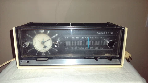 Panasonic Clock Radio Model RC-6020 AM FM Alarm Vintage Cover
