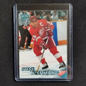 1997-98 Pacific Crown Collection Ice Blue STEVE YZERMAN Detroit Red Wings #19
