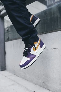 Size 8 - Jordan 1 Retro High SB LA To Chicago 2019 - Picture 1 of 5