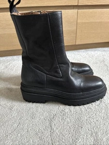 Zara Women's Shoes Size 5/38 Black Leather Chunky Sole High Chelsea Boots -B230 - Picture 1 of 5