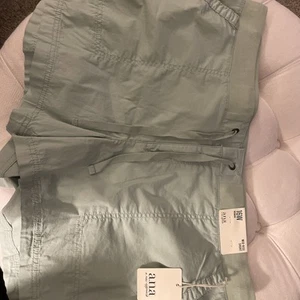 A.N.A. Mid Rise Shorts Womens 16W Mint Green Beachy Vacation Resort Cruise  NWT - Picture 1 of 5