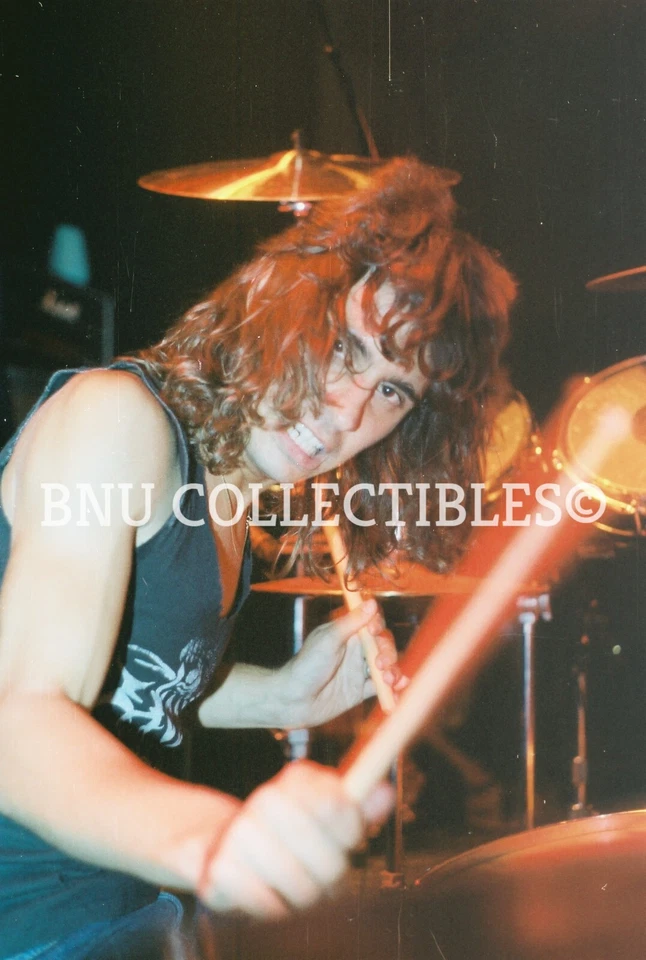 LOTE #373 FOTO CONCIERTO SLAYER VINTAGE DE DAVE LOMBARDO TOMADA POR MÍ PRINCIPIOS DE 1980 Foto 1 de 1