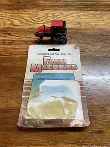 Ertl Farm Country Giocattolo Cassa Rossa IH 3294 Trattore Macchina 1/64 - Foto 1 di 7