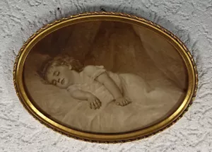 großer Relif Bilderrahmen / Rahmen & Lithographie - schlafendes Kind - um 1890 - Bild 1 von 2