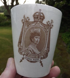 1911 Coronation King George 5th Royal Doulton Beaker Scarborough Crest - Picture 1 of 8