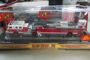 CODE BALTIMORE TRUCK 30 SEAGRAVE AERIAL LADDER TOWER 1:64 LIMITED EDITION 12661 - Picture 1 of 7