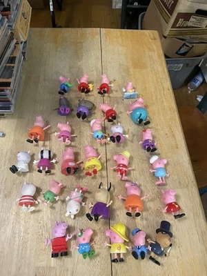 Lote de 30 figuras de Peppa Pig y amigos Foto 1 de 4