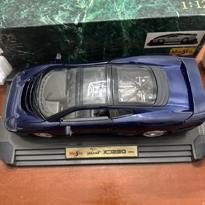 Maisto 1992 Blue Jaguar XJ220 On Display Blue 1992 ~ 1:12 Die Cast w/Box - Image 1 of 4
