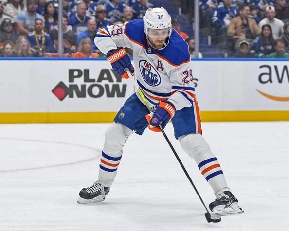 Edmonton Oilers LEON DRAISAITL Glossy 8x10 Photo NHL Hockey Print Poster - Image 1 of 1