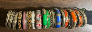 65 PIECE WHOLESALE LOT BRASS BANGLES ASSORTED - Picture 1 of 7