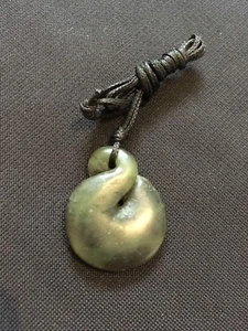 Neuseeland Jade Pounamu Infinity runde Twist Halskette - Bild 1 von 3