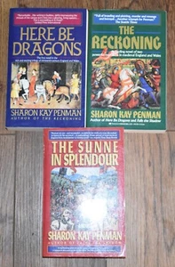 3x Sharon Kay Penman TPBs THE SUNNE IN SPENDOUR, THE RECKONING, HERE BE DRAGONS - Foto 1 di 5