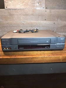 Toshiba M-672 4 cabezales HiFi estéreo reproductor VCR/VHS grabadora - ¡Funciona! - Imagen 1 de 10