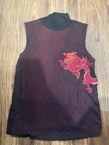 Camiseta sin mangas Vivienne Tam X Pea In A Pod Dragon bordada cuello falso RARA de colección - Imagen 1 de 10