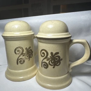 Large Vintage Pfaltzgraff Stoneware Salt & Pepper Spice Shakers 6.5" - Picture 1 of 13