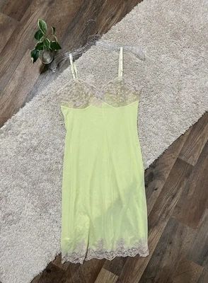 Vestido sin cordones vintage Van Raalte talla 32 A amarillo neón de encaje transparente Foto 1 de 4