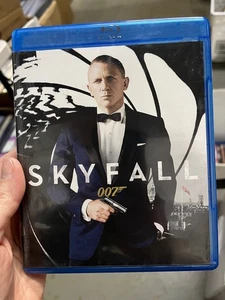Skyfall (2012) James Bond Blu-ray Daniel Craig 007 Very Good Condition - Picture 1 of 1