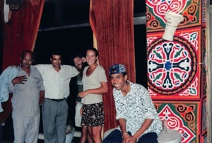1990s Original Color Photo 4x6 Egyptian Men Tourist Woman Egypt F7 #10 - Bild 1 von 2