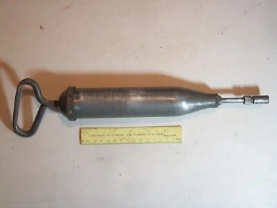 Herramienta de mano PISTOLA DE ENGRASE ZAMBULLIDA RECTA ALEMITE 6556Z SEGUNDA GUERRA MUNDIAL JEEP STEWART WARNER Foto 1 de 4