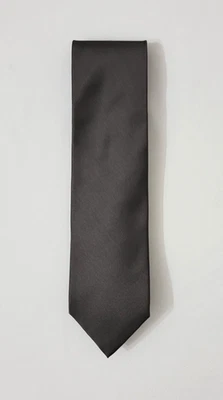 Corbata de seda Gucci para hombre - Gris oscuro liso - Con escudo Gucci - 3 1/4"" de ancho - NUEVA Foto 1 de 4