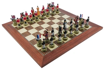 Juego de tablero de ajedrez con incrustaciones de bordes de mosaico Battle of Waterloo Chessmen & Champion Foto 1 de 4