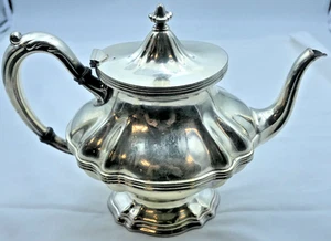 Mid-Century Silver Plate Teapot – Elegant Vintage Serveware - Picture 1 of 5