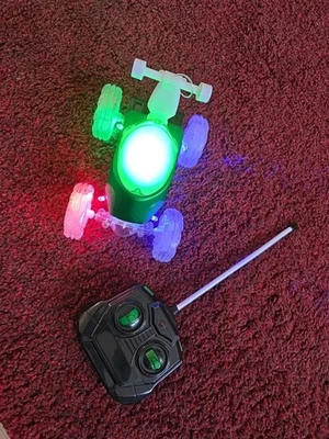 Funkgesteuertes Flexibles Auto - Bild 1 von 4