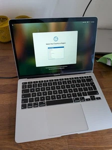 Apple MacBook Air 13" 2020 i3 1.1 GHz 256GB SSD 8GB RAM Silver - Afbeelding 1 van 3